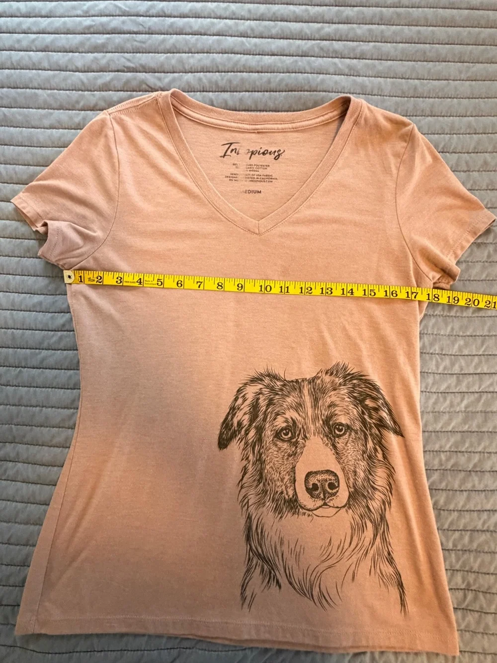 Inkopious brand Women's Dusty Rose Dog Graphic V‑Neck Tee #0203